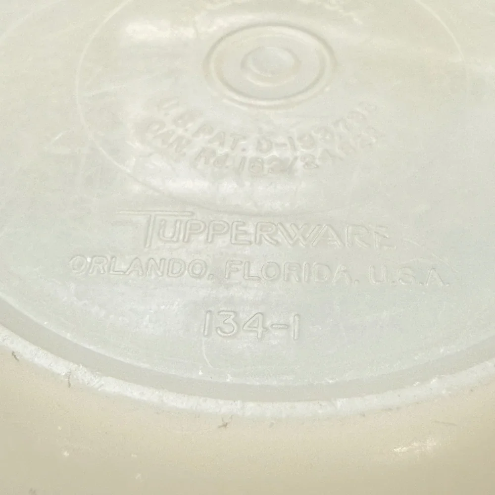 Vintage Tupperware 134-1 Measuring Pitcher 16 oz 2 Cup Sheer Cream Made in USA *